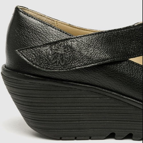 FLY London Πλατφόρμα Yasi P500682000 Μαύρη