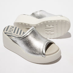 FLY London Ανοιχτό Πέδιλο Doli P145042007 Ασημί